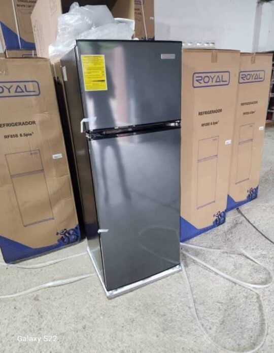 Refrigerador ROYAL de 8.5 Pies Doble Puerta